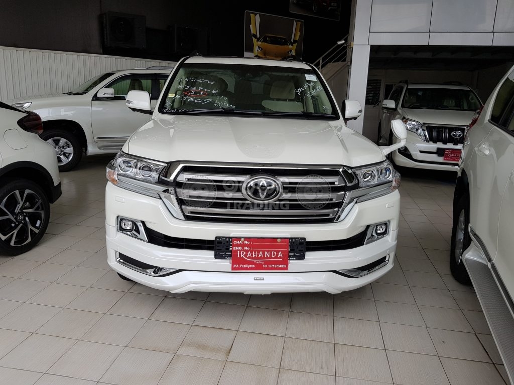 Toyota Land Cruiser AX V8